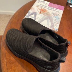 Black Skechers Pro Max